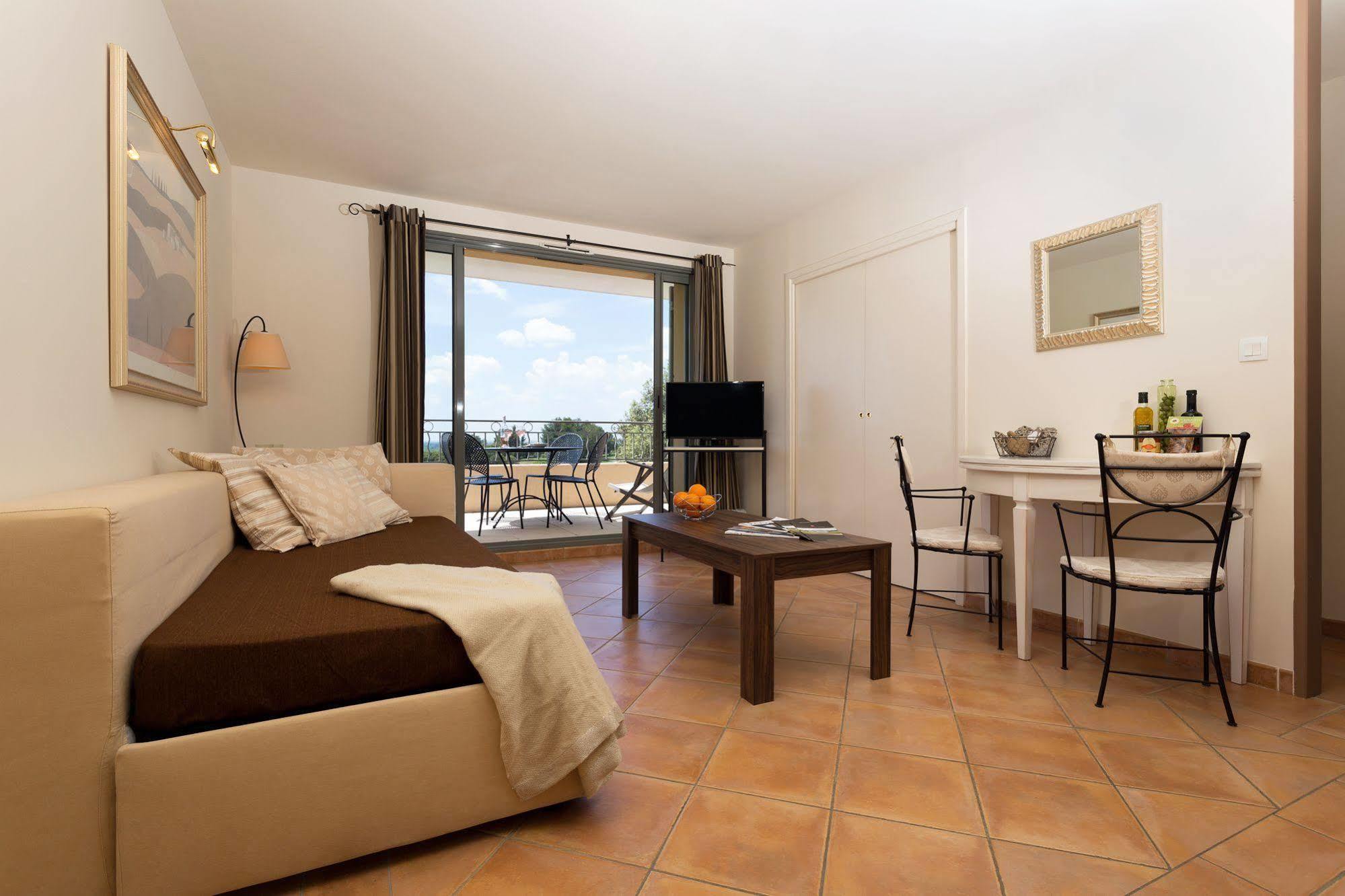 Madame Vacances Domaine Du Provence Country Club Service Premium Saumane-de-Vaucluse Dış mekan fotoğraf