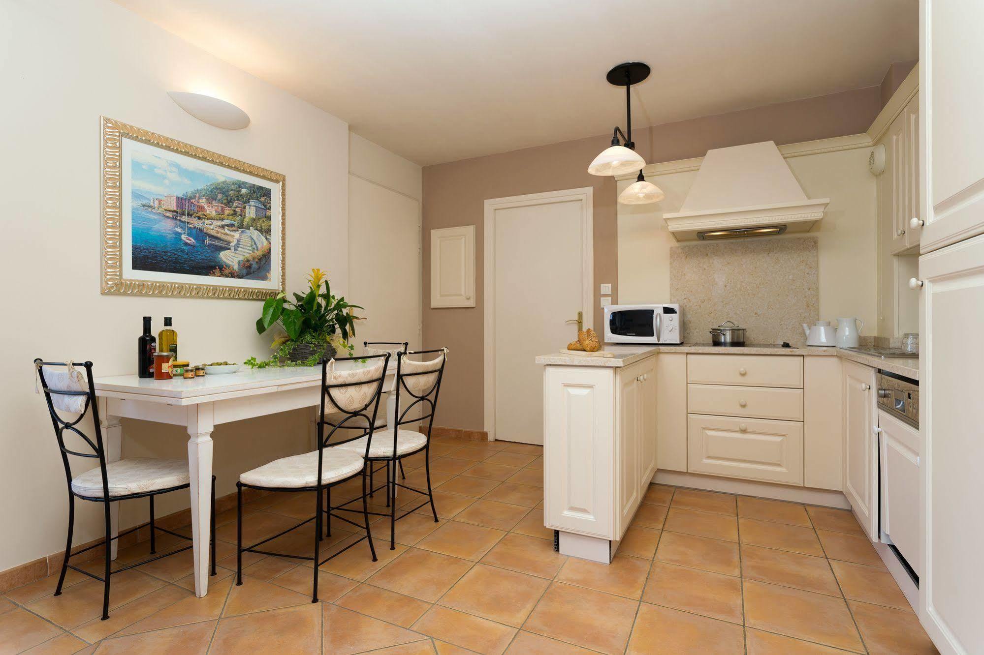 Madame Vacances Domaine Du Provence Country Club Service Premium Saumane-de-Vaucluse Dış mekan fotoğraf