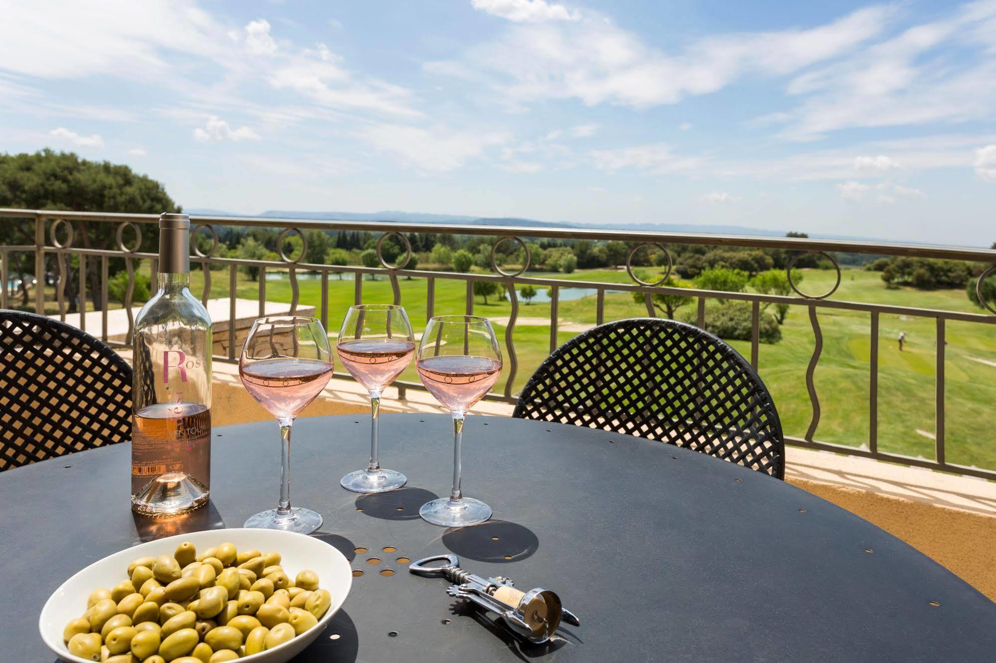 Madame Vacances Domaine Du Provence Country Club Service Premium Saumane-de-Vaucluse Dış mekan fotoğraf